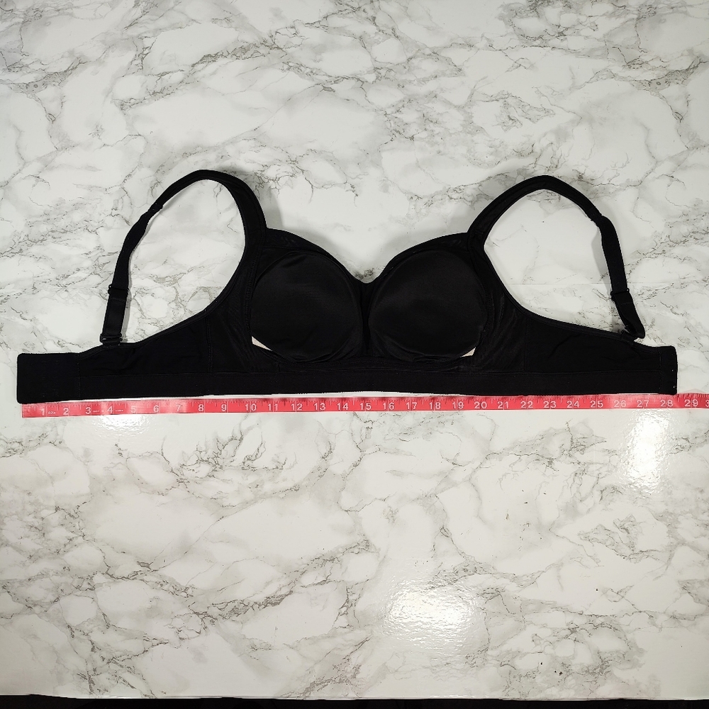 Lululemon Ta Ta Tamer II Black Sports Bra Size 32C - Picture 10 of 11